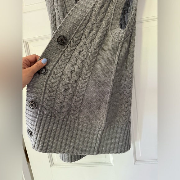 Banana Republic Grey Cardigan Vest - Picture 3 of 4